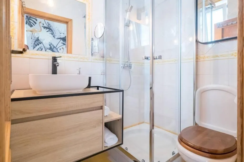 Beautiful Apartment Near The Center Of Lisboa Portugal